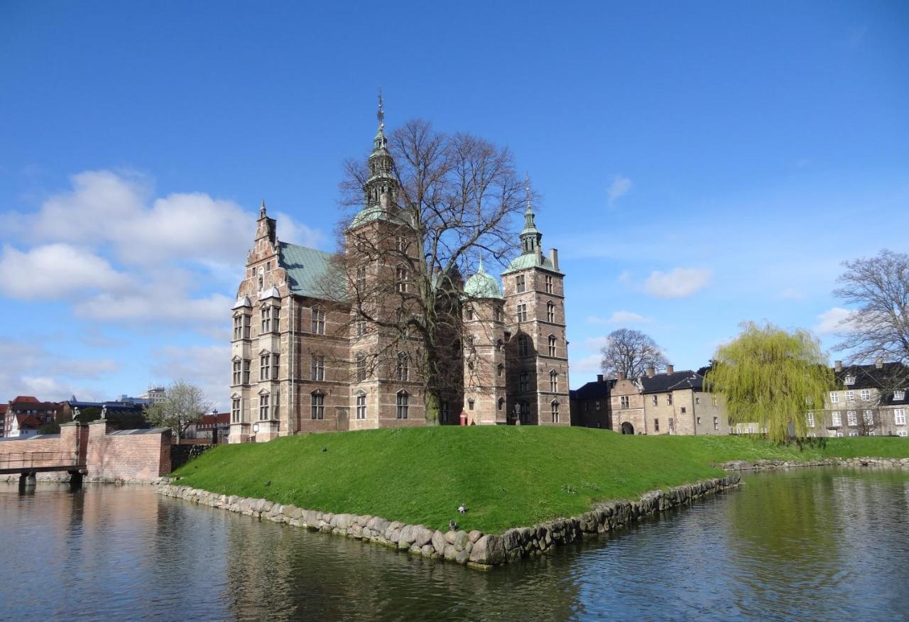 Sanders Leaves - Charming Three-bedroom In Downtown Apartment Kopenhagen